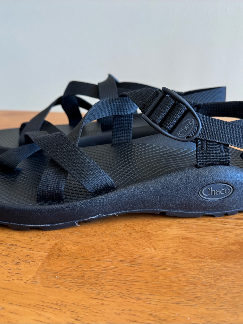 Chaco Women’s 9 Wide Classic Black Sandals Like New